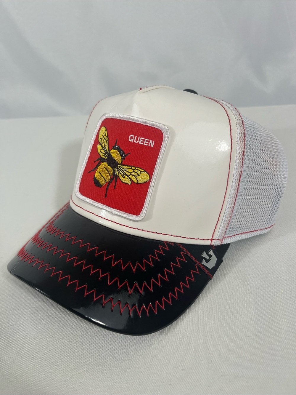 Goorin Bros. The Farm Red Queen Bee Hat, Vegan Patent Leather NWT Rare
